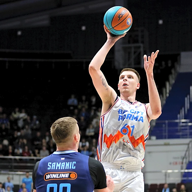 Kentucky Basketball contacts Russian center Gleb Firsov