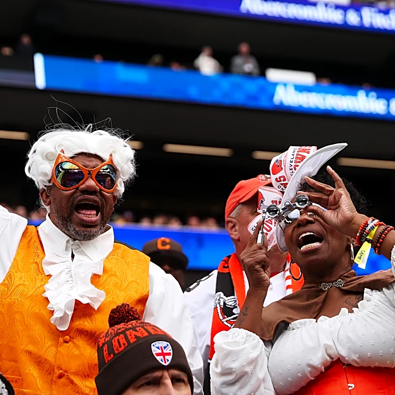 Daily Dawg Chow (5/15): Make your plans as the 2026 schedule is here!