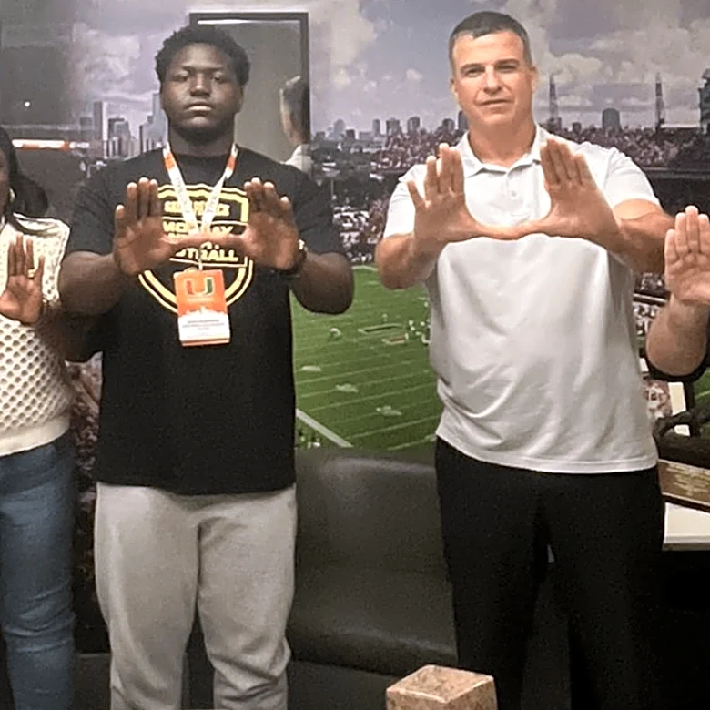 Notre Dame Football Recruiting: 5-Star DL David Folorunsho commits to the Irish