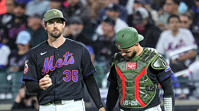 Mets pitcher Clay Holmes has a fractured fibula