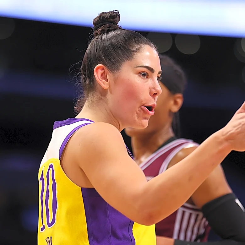 Sparks snap losing streak with win over Tempo