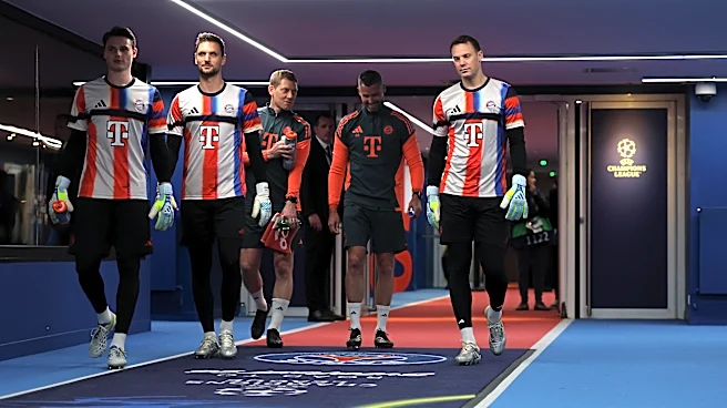 Jonas Urbig congratulates Manuel Neuer, Sven Ulreich on Bayern Munich extensions