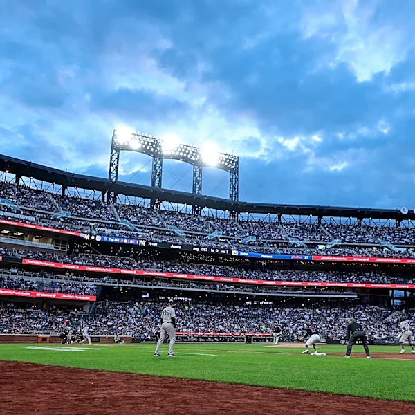 Mets Morning News: Subway Series begins with loss, devastating injury, general sadness