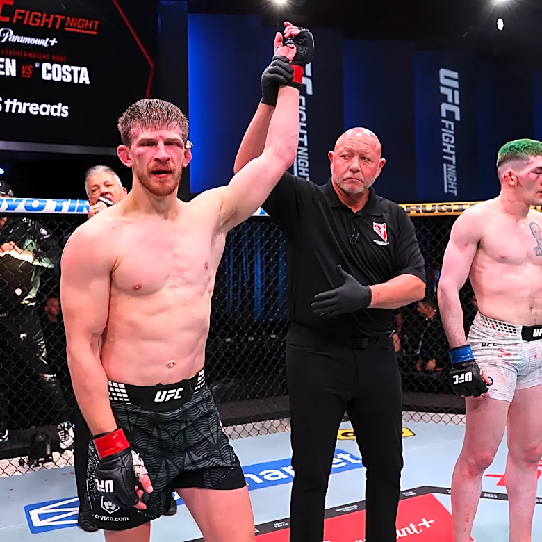 Arnold Allen wins scrappy decision over Melquizael Costa in main event of UFC Vegas 117