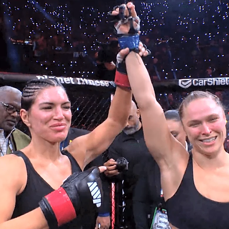 Ronda Rousey wins by armbar in 17 seconds in MMA return