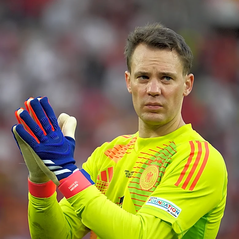 Vincent Kompany backs Manuel Neuer as Germany’s goalkeeper for the World Cup