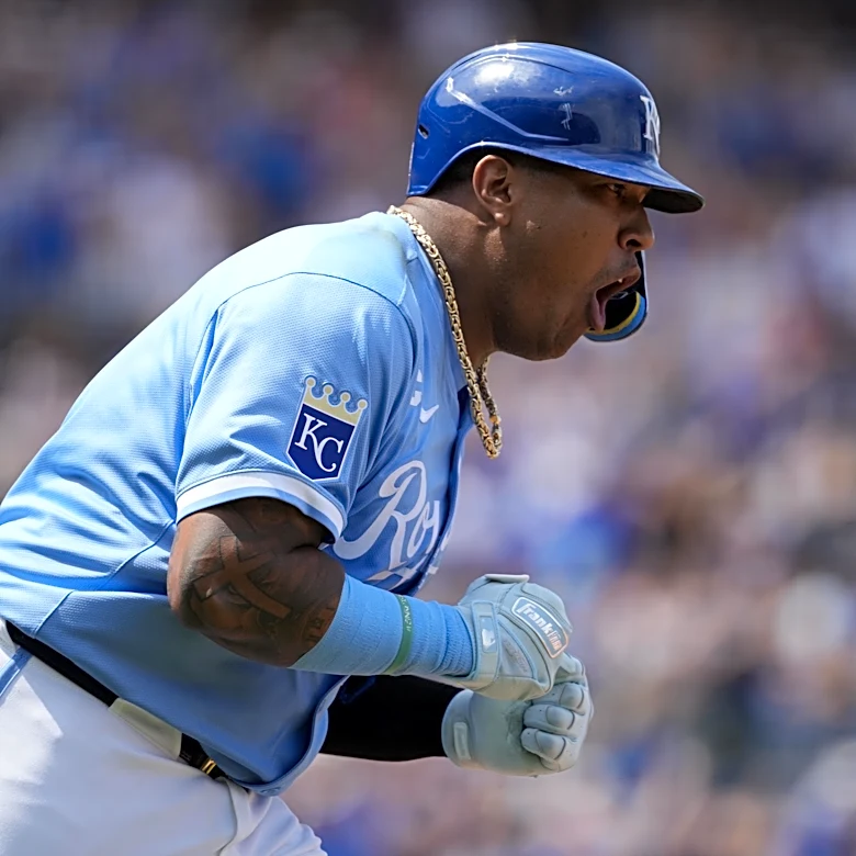 Stephen Kolek gem gets Royals back in the win column 2-0