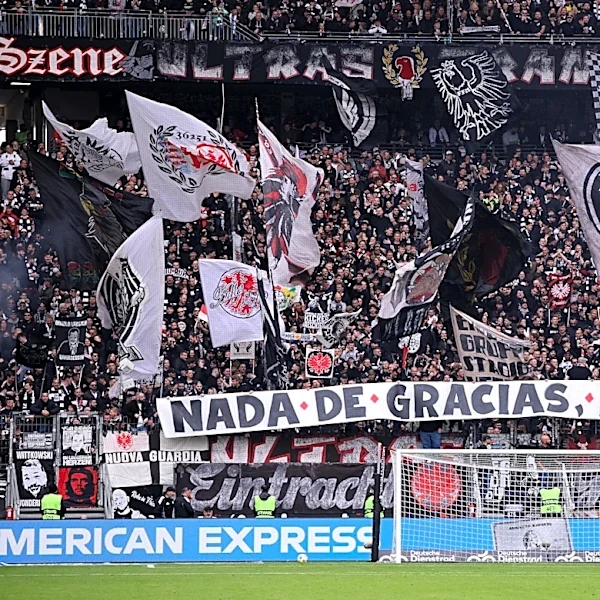 Eintracht Frankfurt sacks coaching staff