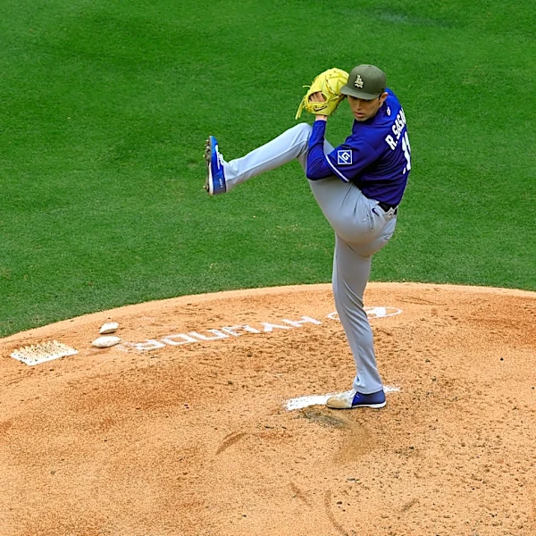 Dodgers notes: Roki Sasaki, Eric Lauer, Ross Stripling