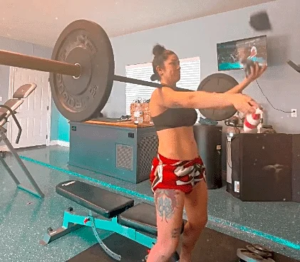 Tweets of the Week: Bayley’s juggling workout, Renee Paquette has hops, more!