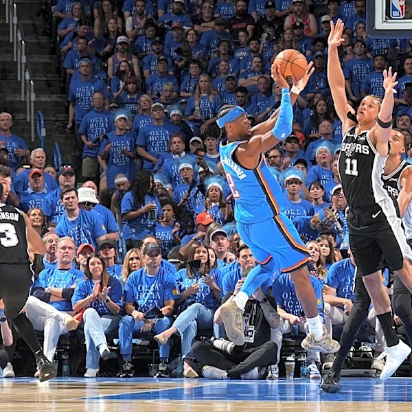 Carter Bryant helps Spurs steal Western Conference finals opener