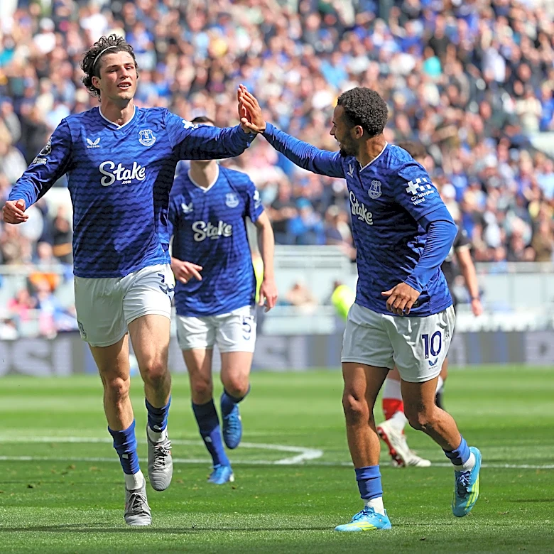 Tuesday’s Everton News: Sunderland defeat reaction, Mingueza, Dovbyk & Fatawu links
