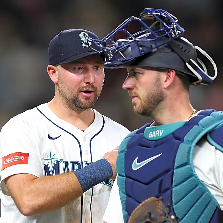 What moves should the Mariners make while Cal Raleigh is on IL?