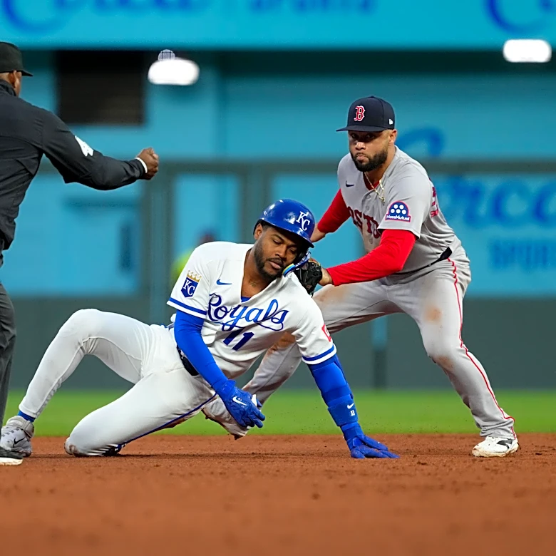 Red Sox 7, Royals 1: Boston receives a mountain of gifts in the flat countryside of Kansas City