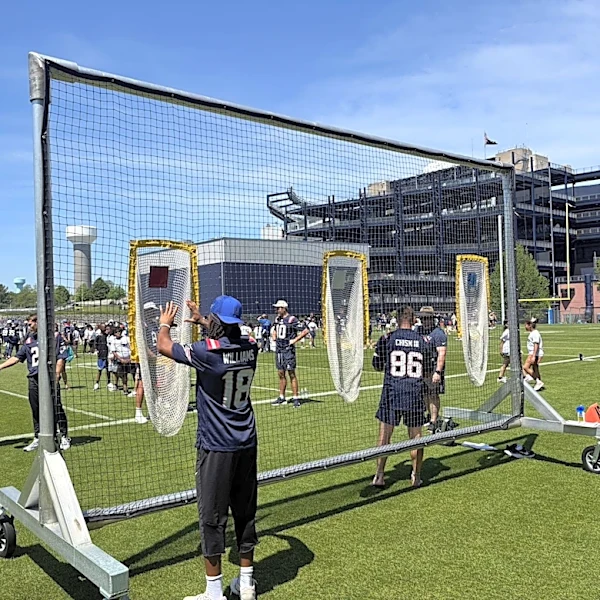 Drake Maye, Patriots bring smiles to students during Community Day
