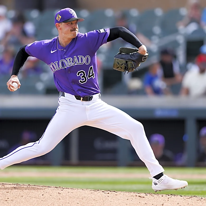 Rockies select contract of Keegan Thompson, place Victor Vodnik on IL