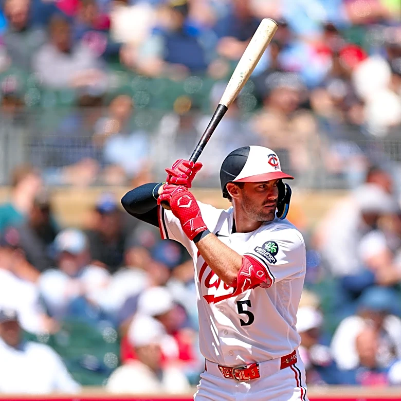 Twins 4, Astros 1: Double dinger daytime dominance