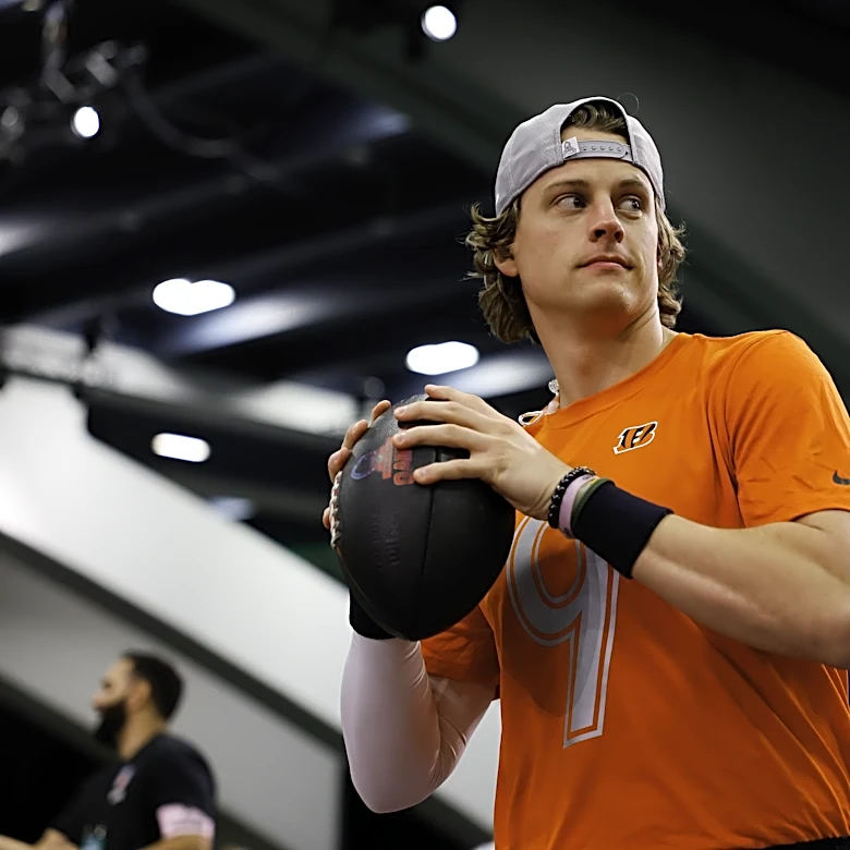 Joe Burrow reacts to Trey Hendrickson leaving Bengals for Ravens