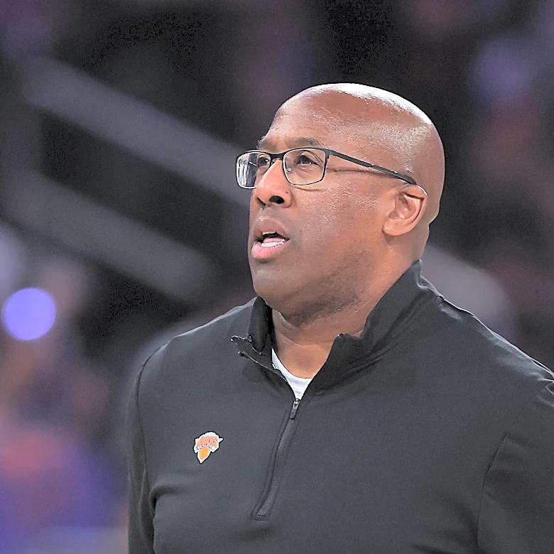 Mike Brown uses Warriors playbook in Game 1 win