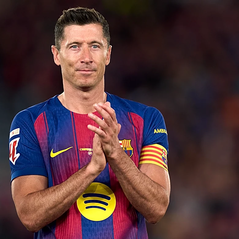 ‘Time to make decisions’ – Deco talks replacing Robert Lewandowski at Barcelona