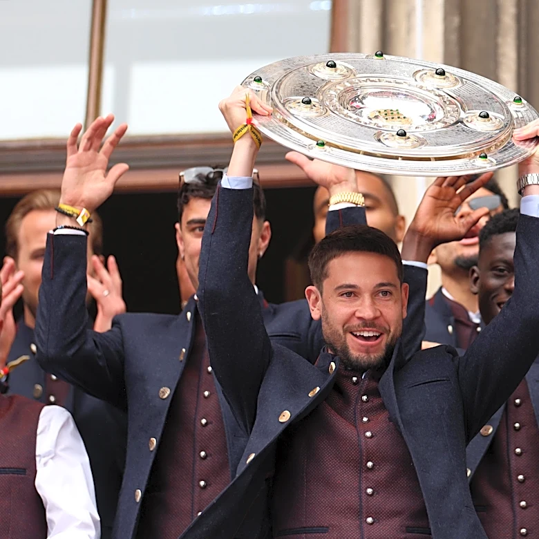 Report: Bayern Munich’s Raphaël Guerreiro considering retirement after DFB-Pokal Final