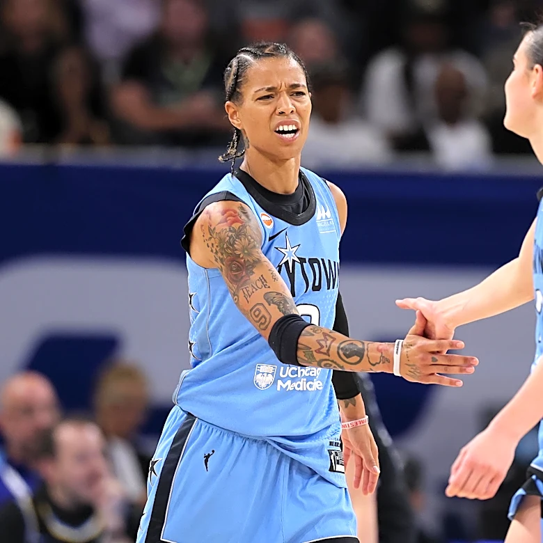 In their first game without Rickea Jackson, the Chicago Sky couldn’t hang on against the Dallas Wings