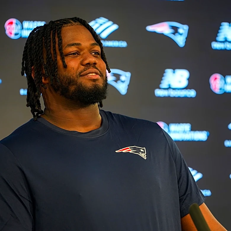Contract details for Patriots draft pick Dametrious Crownover