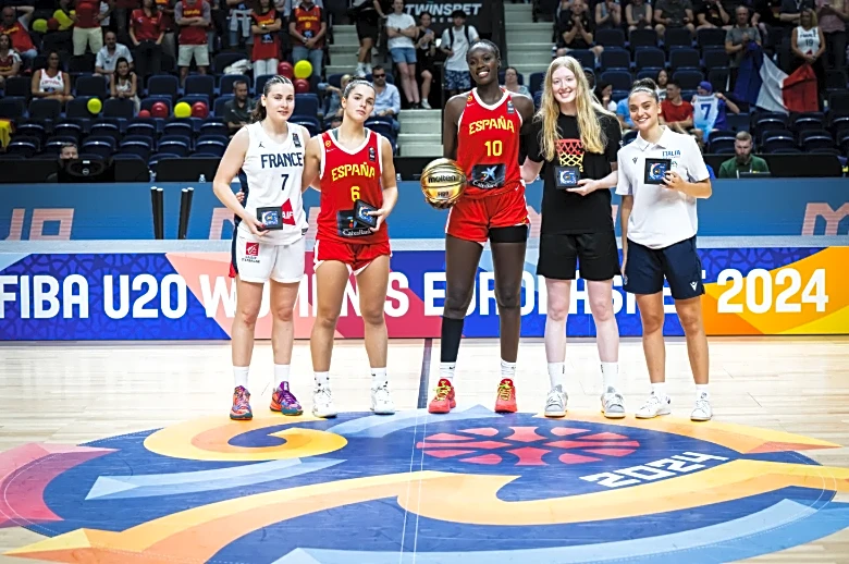 Marine Dursus commits to UConn women’s basketball