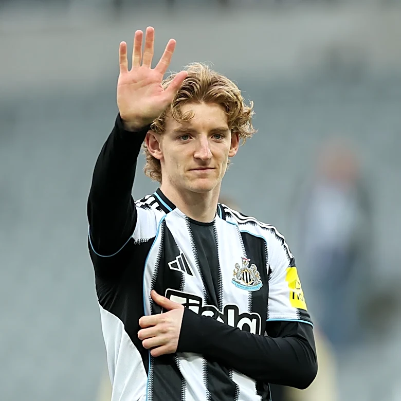 Have Bayern Munich and Newcastle agreed on number for Anthony Gordon?