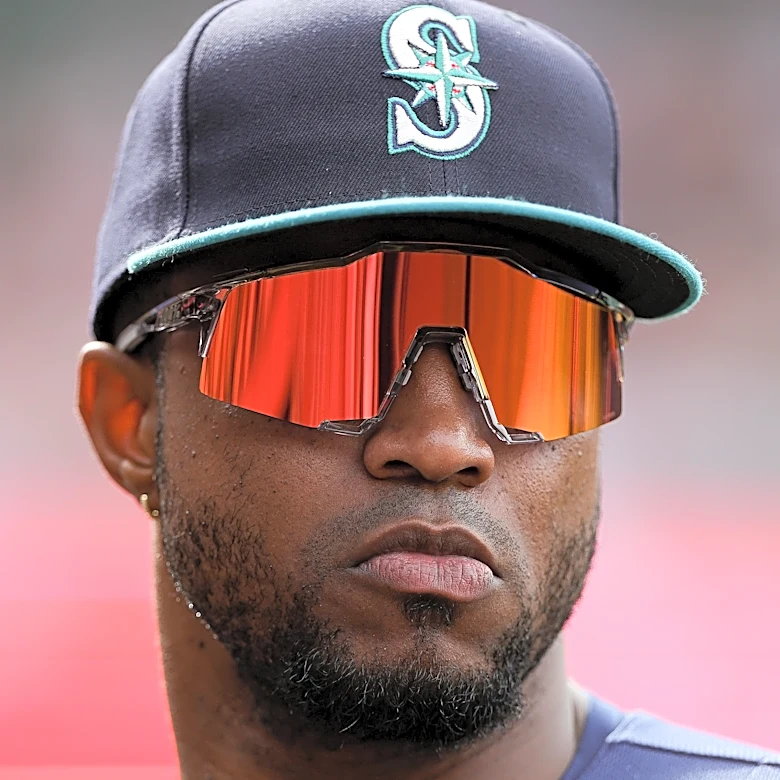 Mariners activate Victor Robles from injured list, option Connor Joe
