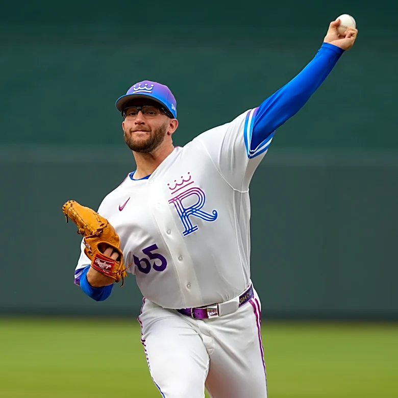 Royals shutout by Mariners, 2-0