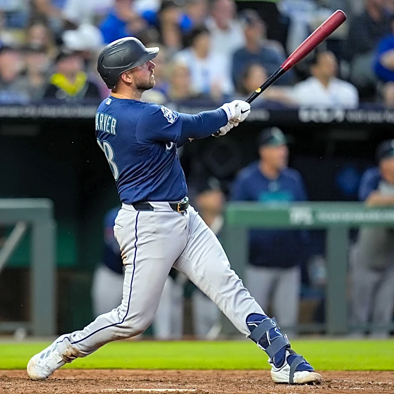 Mariners warp reality, win normal baseball game in Kansas City