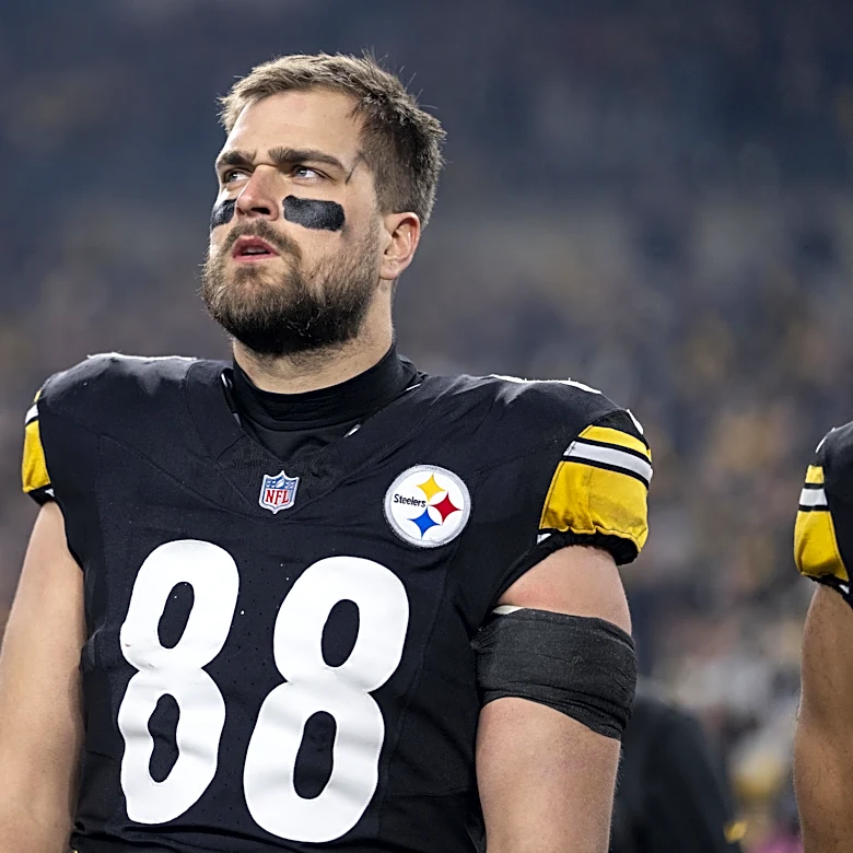 Steelers restructure TE Pat Freiermuth’s contract
