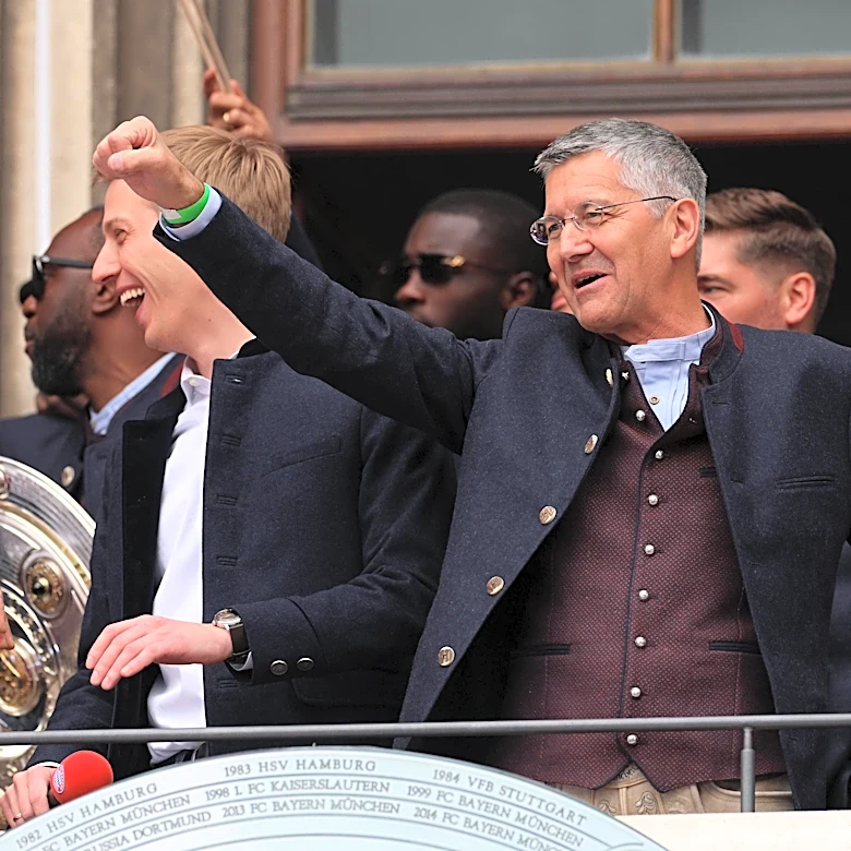 Bayern Munich executives continue to call for end to Bundesliga’s 50+1 rule
