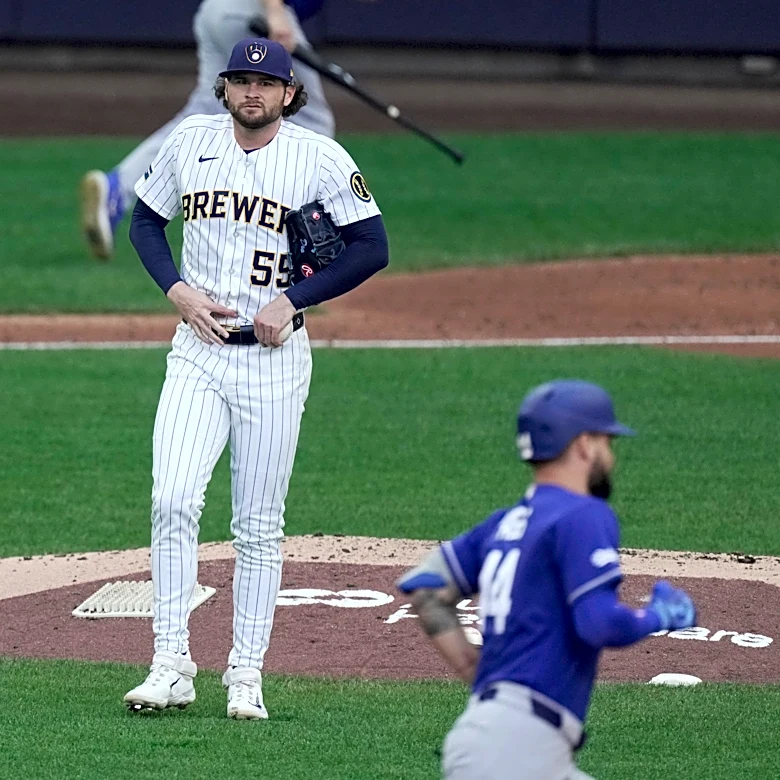 Brewers collect hits but little else in 5-1 loss to Dodgers