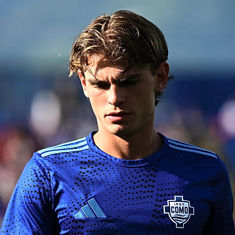 Nico Paz Named Best Midfielder of Serie A in 2025-26
