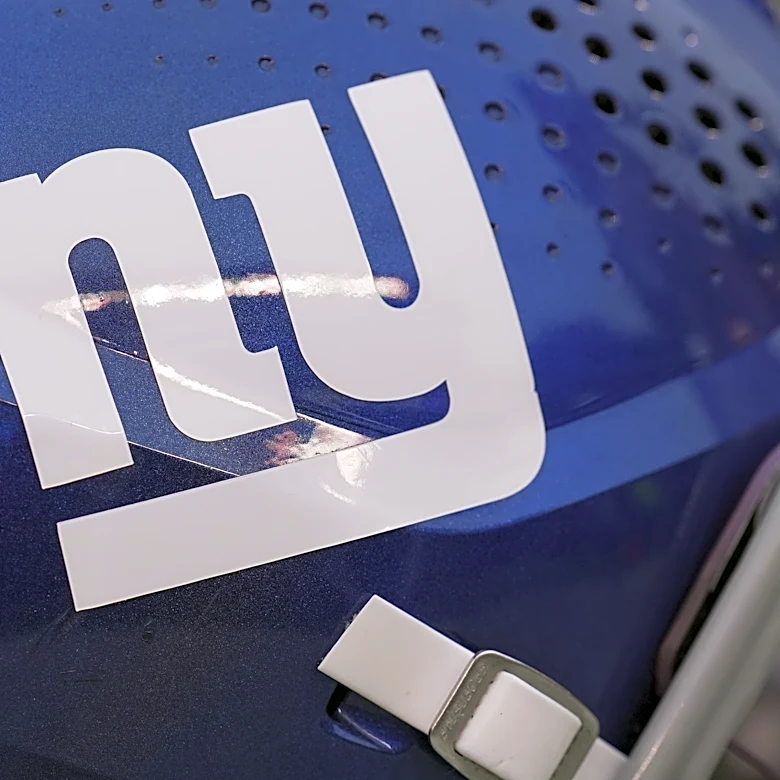 NY Giants news, 5/25: Defensive line, Brian Burns, Dart-Carter, more