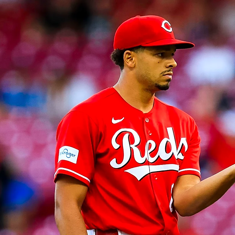 Mets limp home for three with the Reds