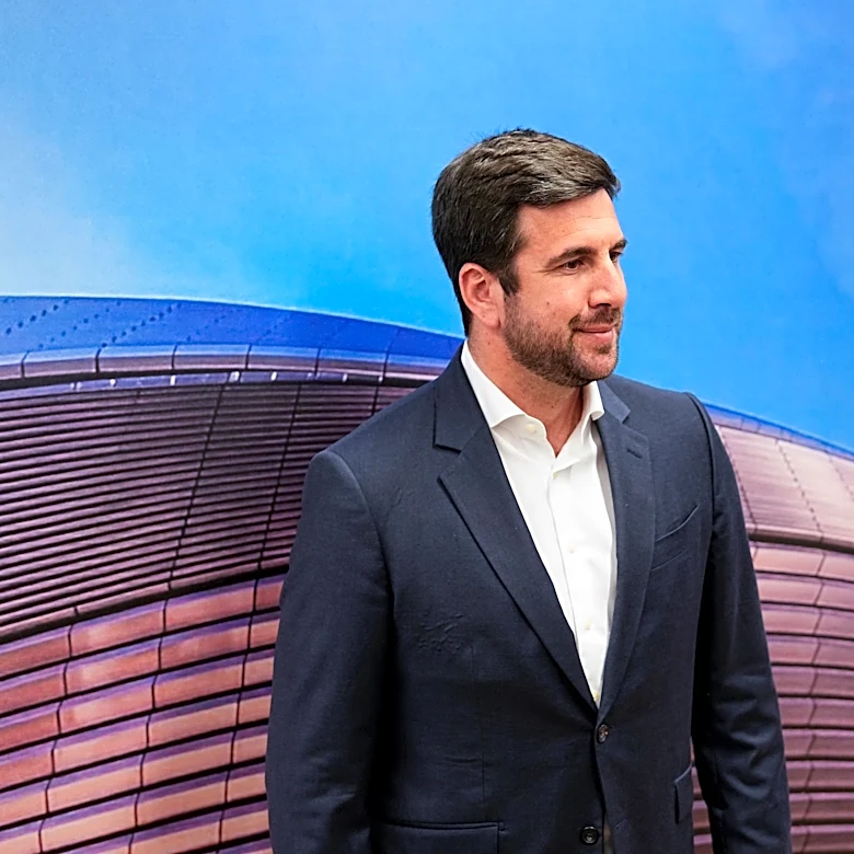 Enrique Riquelme officially launches Real Madrid presidential campaign with criticism of Bernabéu renovation and call for debate