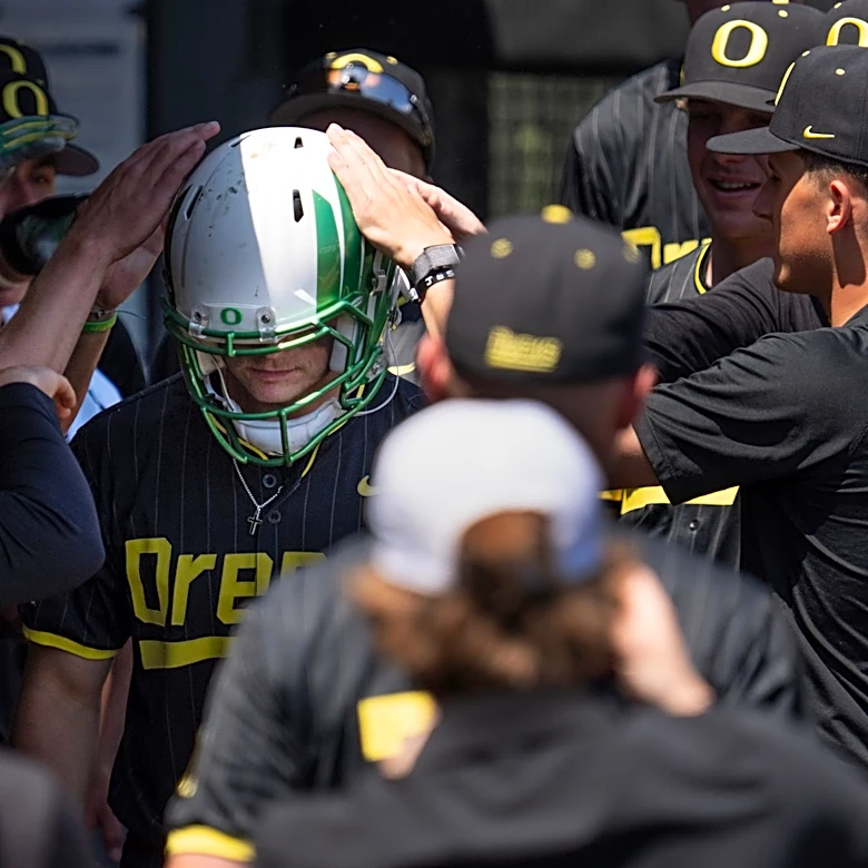 Oregon Ducks Baseball Football News