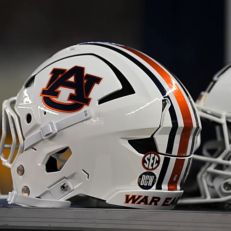 OT Rance Brown commits to Auburn over Kentucky