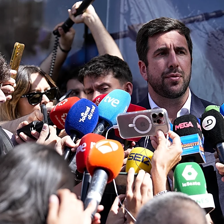 Enrique Riquelme Calls For Florentino Pérez Debate As Presidential Campaign Intensifies