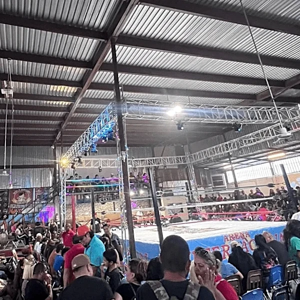 Lucha libre veteran dies during match after high-risk maneuver