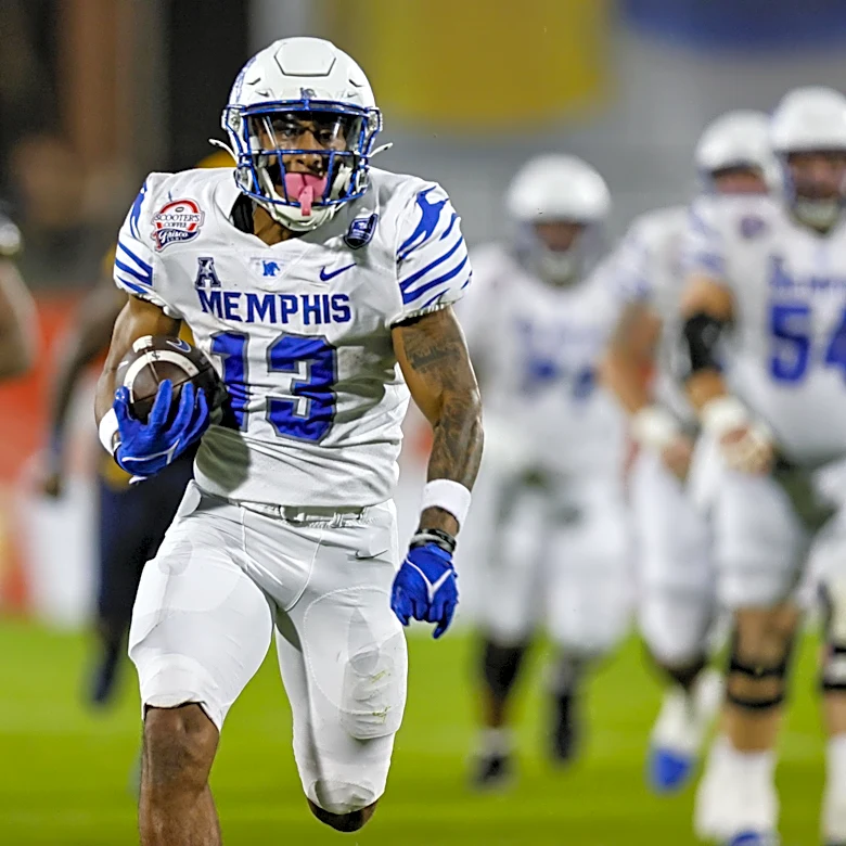 Los Angeles Chargers 90-in-90: RB Greg Desrosiers Jr.