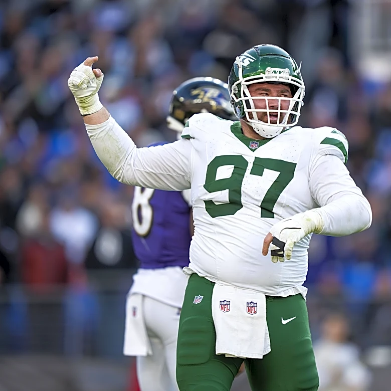 The Jets turn to Harrison Phillips for run stopping and locker room leadership