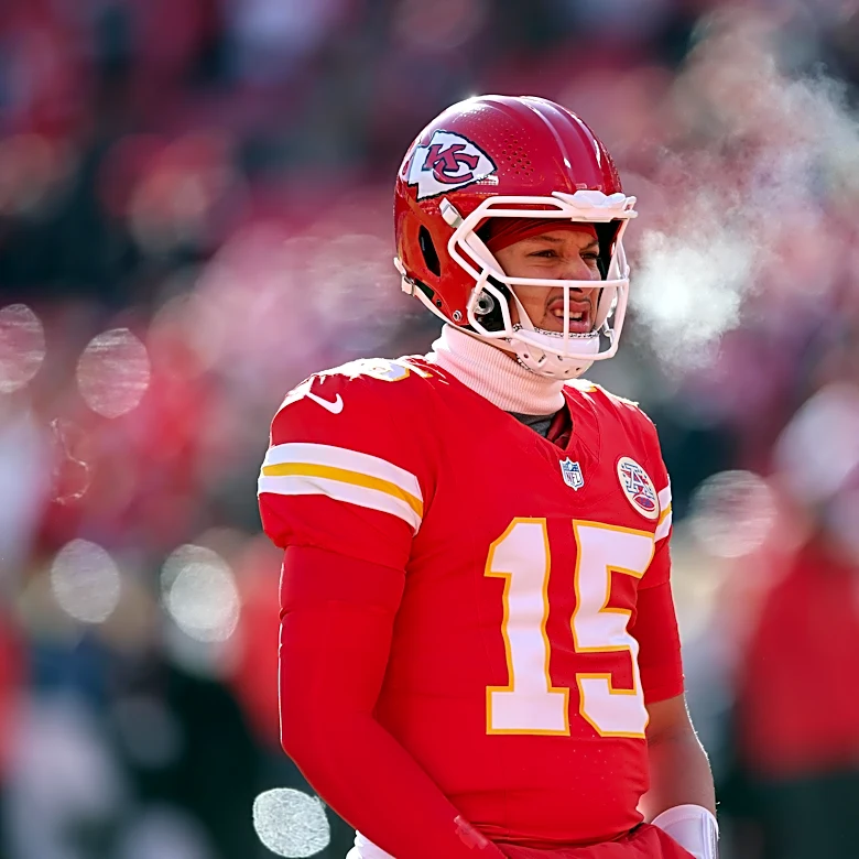 Patrick Mahomes participates in Chiefs’ first OTA practice