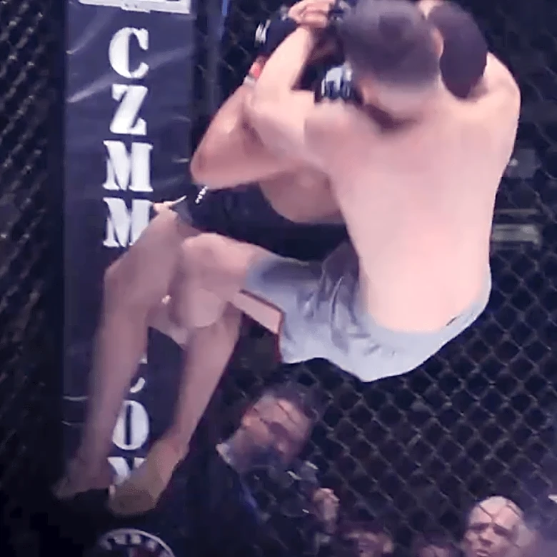 Missed Fists: Tyree Durham escapes choke with high-flying, full-body slam knockout