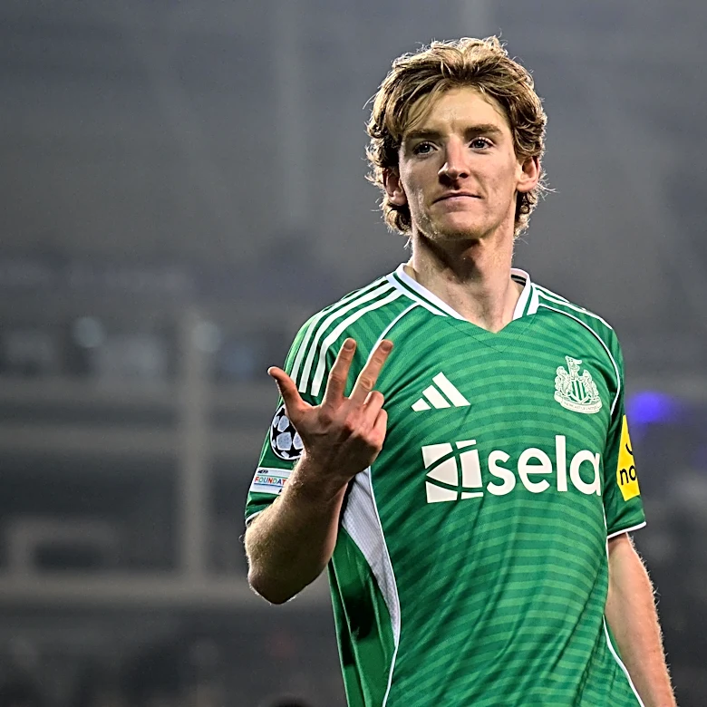 ‘There’ll be a bigger one’ – Barcelona fans sent transfer warning after Antony Gordon deal agreed