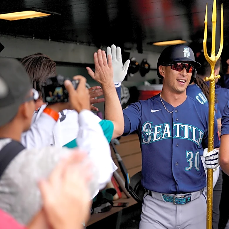 Mariners accept challenge, trounce A’s en route to series sweep