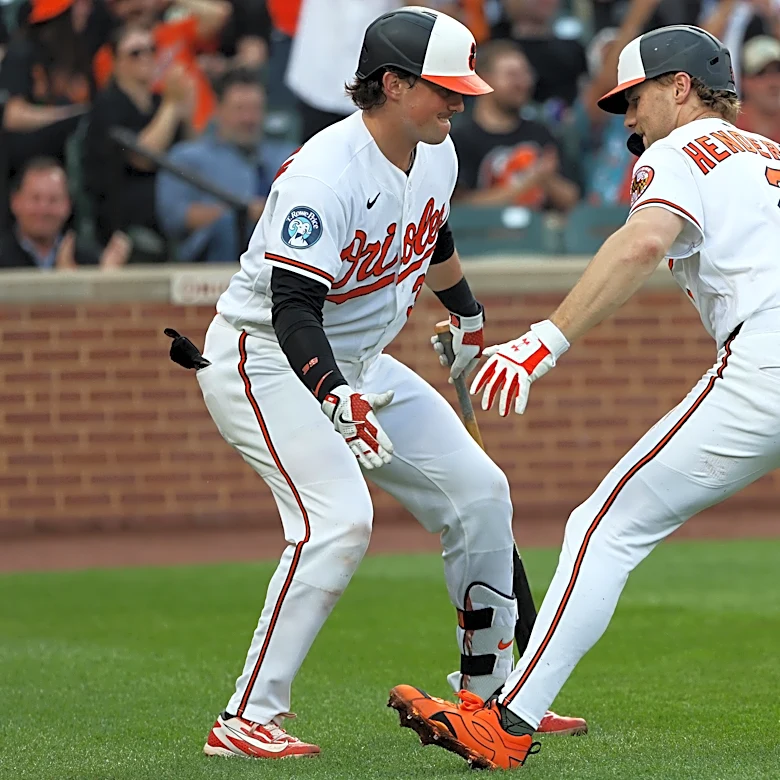 Orioles break out the brooms with 11-2 win over Rays